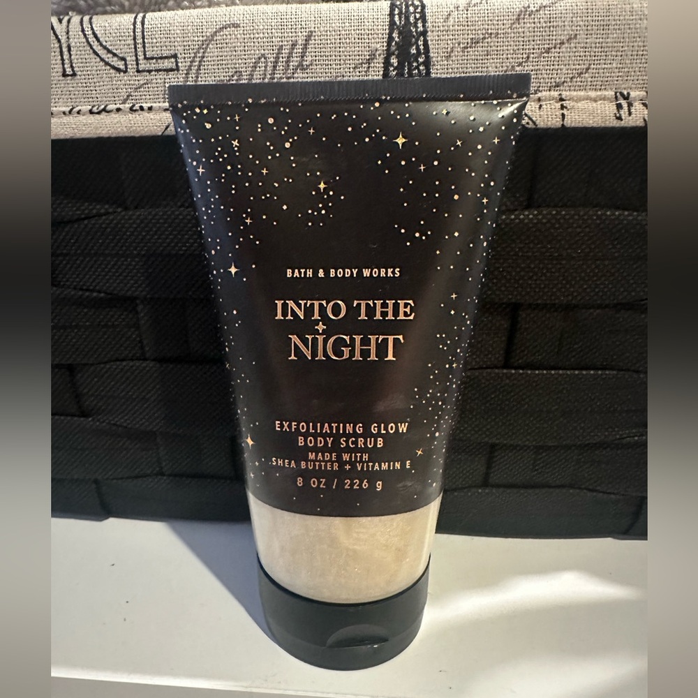 Bath & body works body scrub